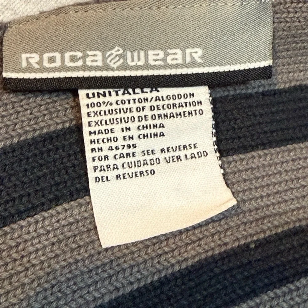 Rocawear‎ Black & Grey Striped Knit Scarf 🧣